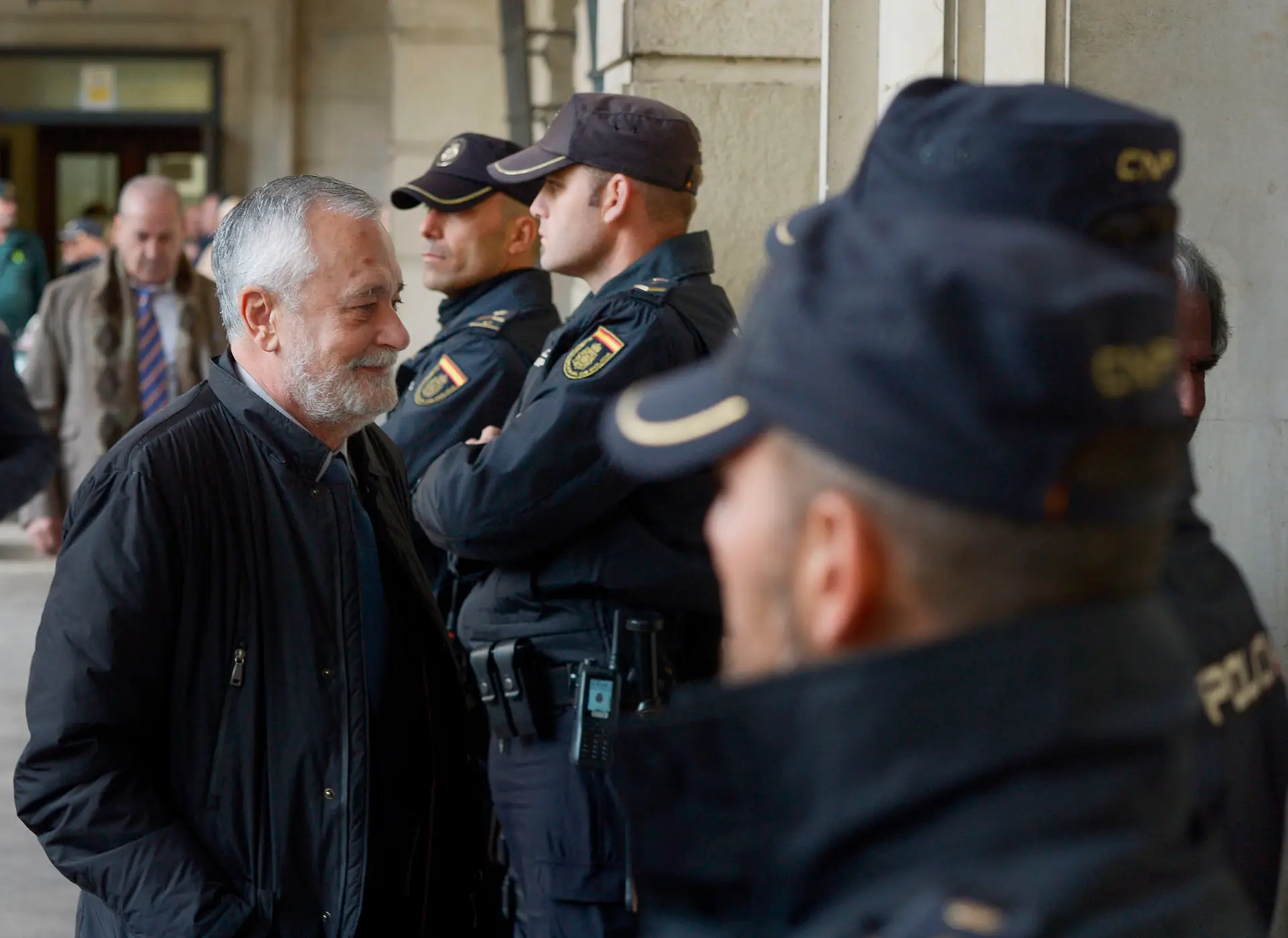 Ex-presidente do Governo da Andaluzia Antonio Griñán chega ao Tribunal de Sevilha para ouvir a sentença do caso ERE