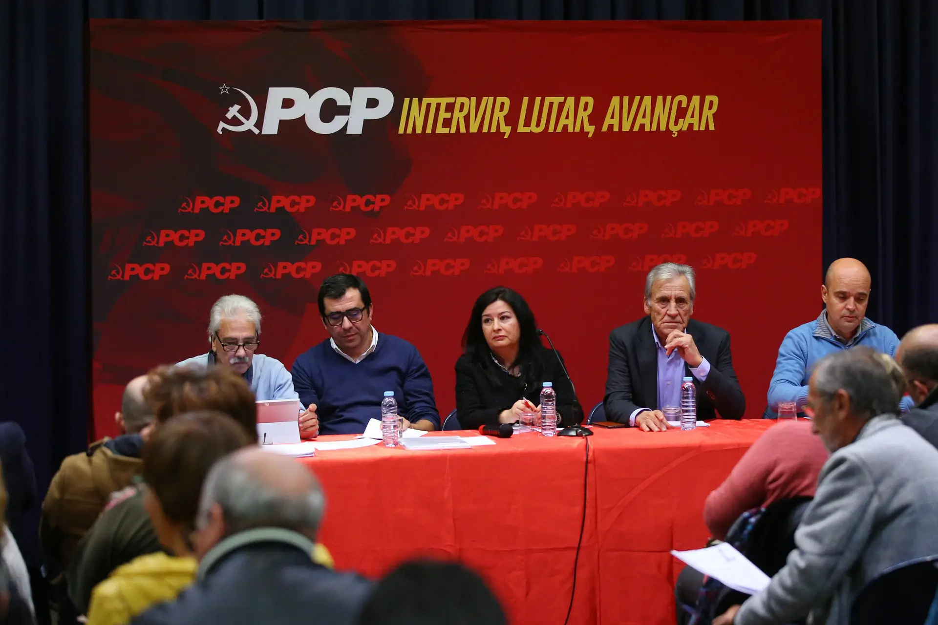 Covid-19: PCP quer crédito sem juros e fundo público de apoio às pequenas empresas