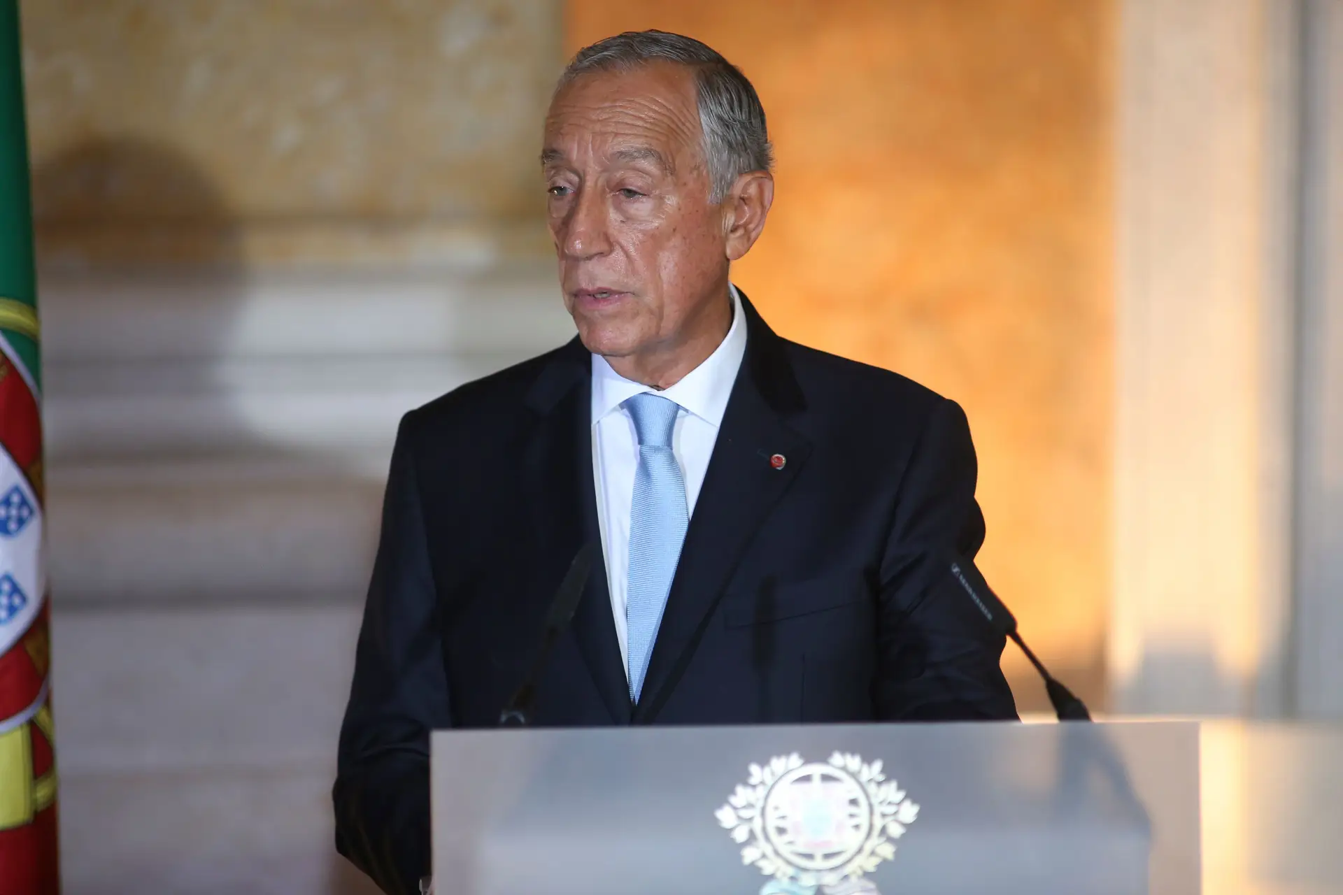 Marcelo puxa por Eanes no 25 de Novembro - e tira o palco ao Chega
