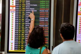 A quantidade de portugueses que abandona o país continua a ser maior do que a que regressa<span class="creditofoto"> FOTO Alberto Frias</span>