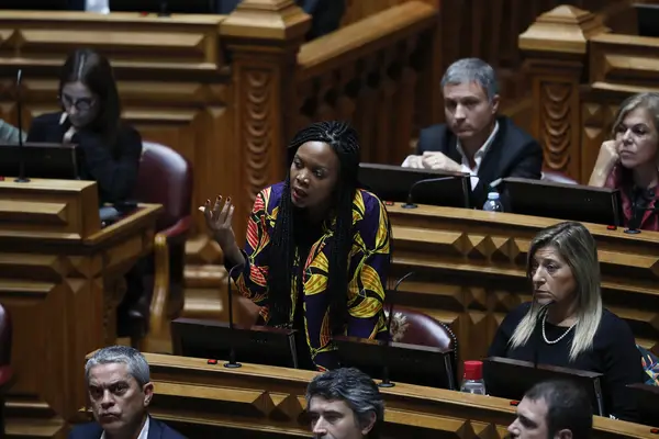 Joacine absteve-se na condenação da agressão israelita. A direção do LIVRE ficou revoltada 