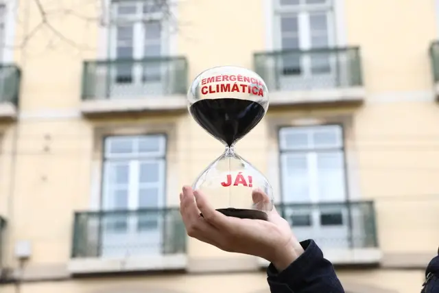 Clima. Milhares de jovens nas ruas de Lisboa em defesa do planeta