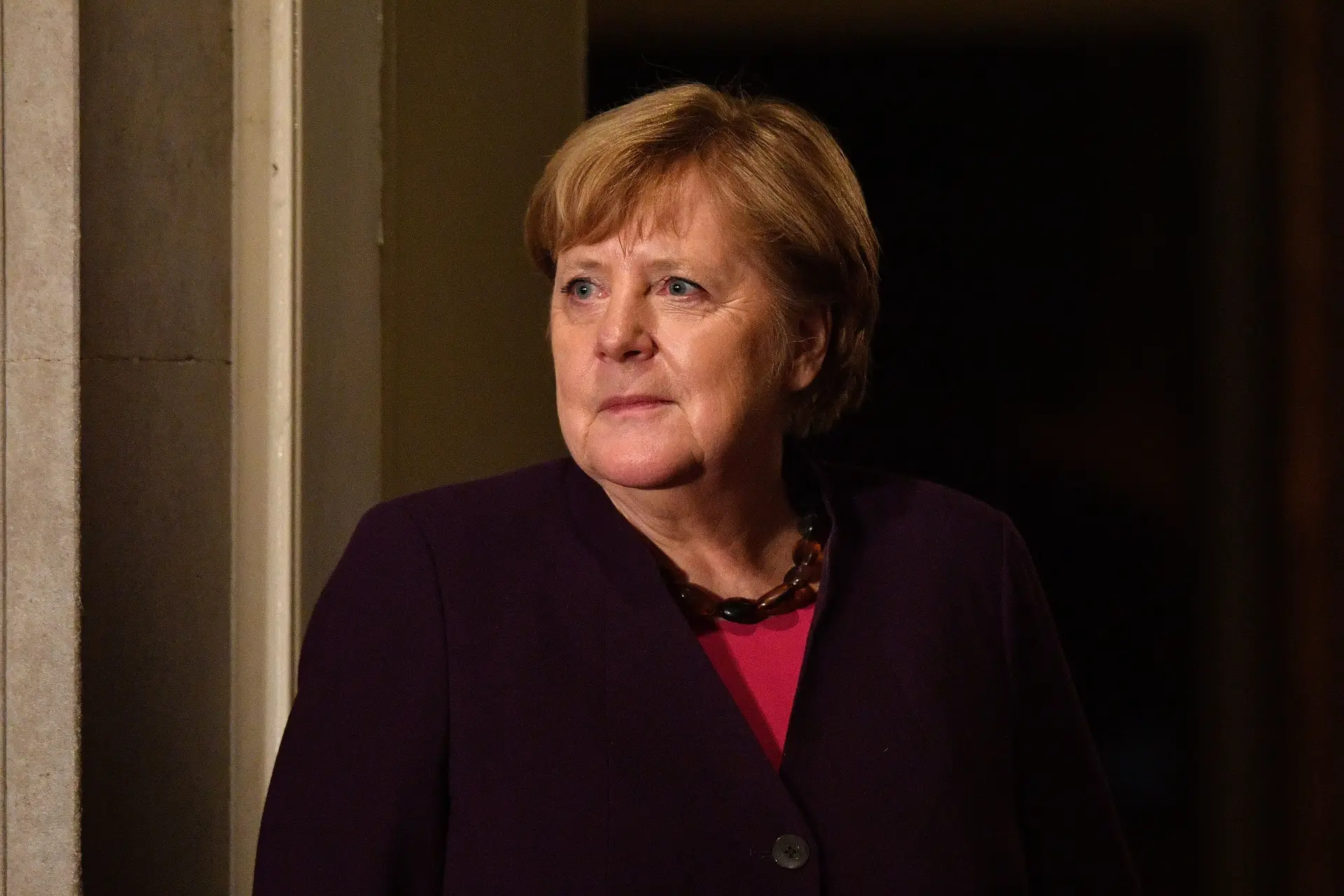 Merkel visita Auschwitz pela primeira vez num “sinal de reconciliação”