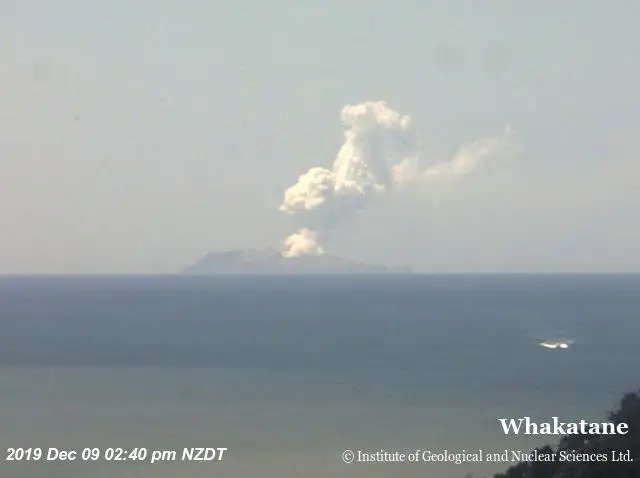 Erupção de vulcão na Nova Zelândia. Pelo menos cinco mortos, vários feridos e desaparecidos e nenhum “sinal de vida”