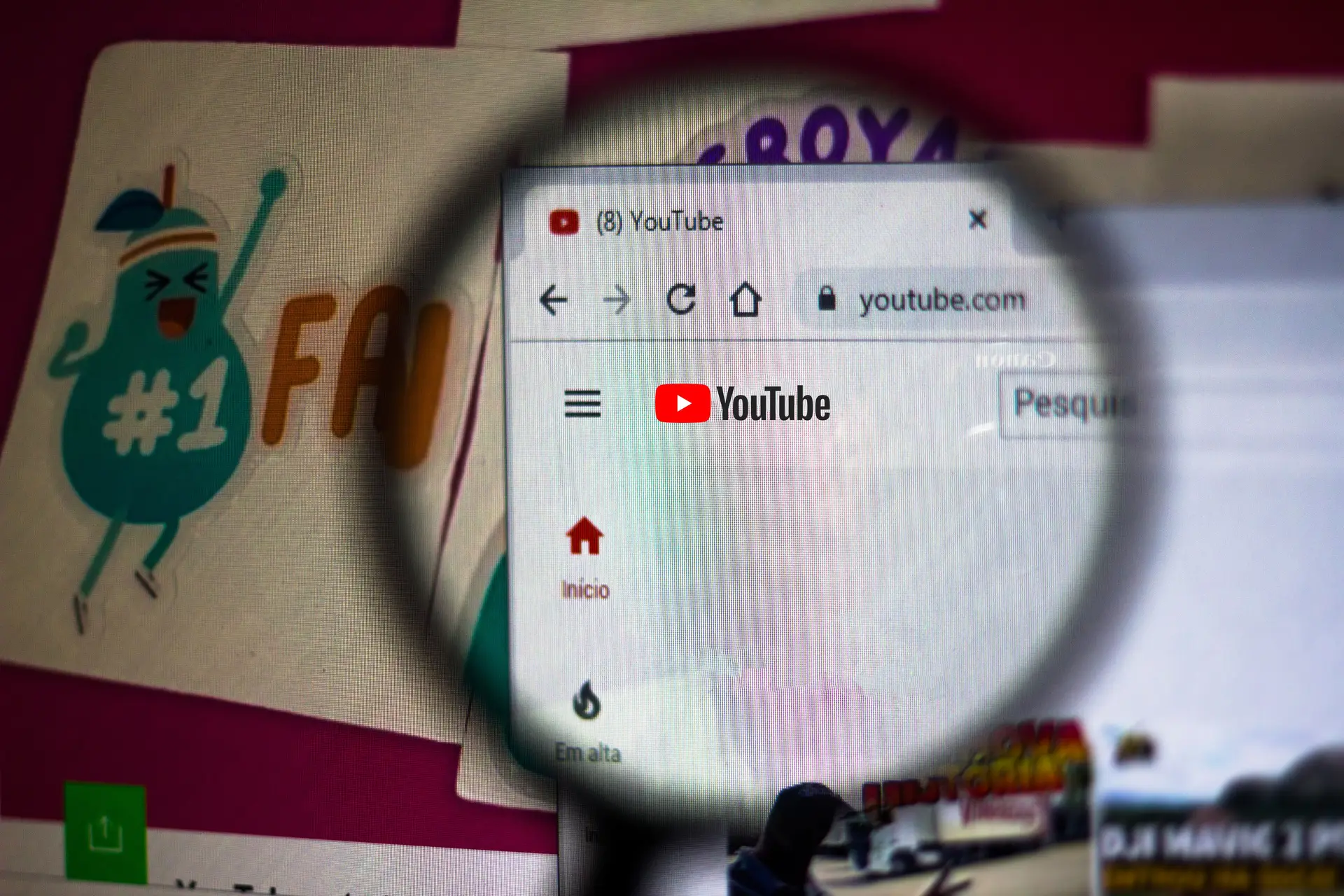 Covid-19. Ministério da Educação junta-se à Google para dar aulas através do YouTube