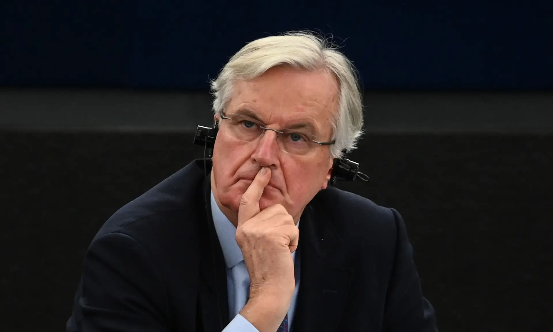 Negociador-chefe do Brexit Michel Barnier anuncia que está infetado com Covid-19