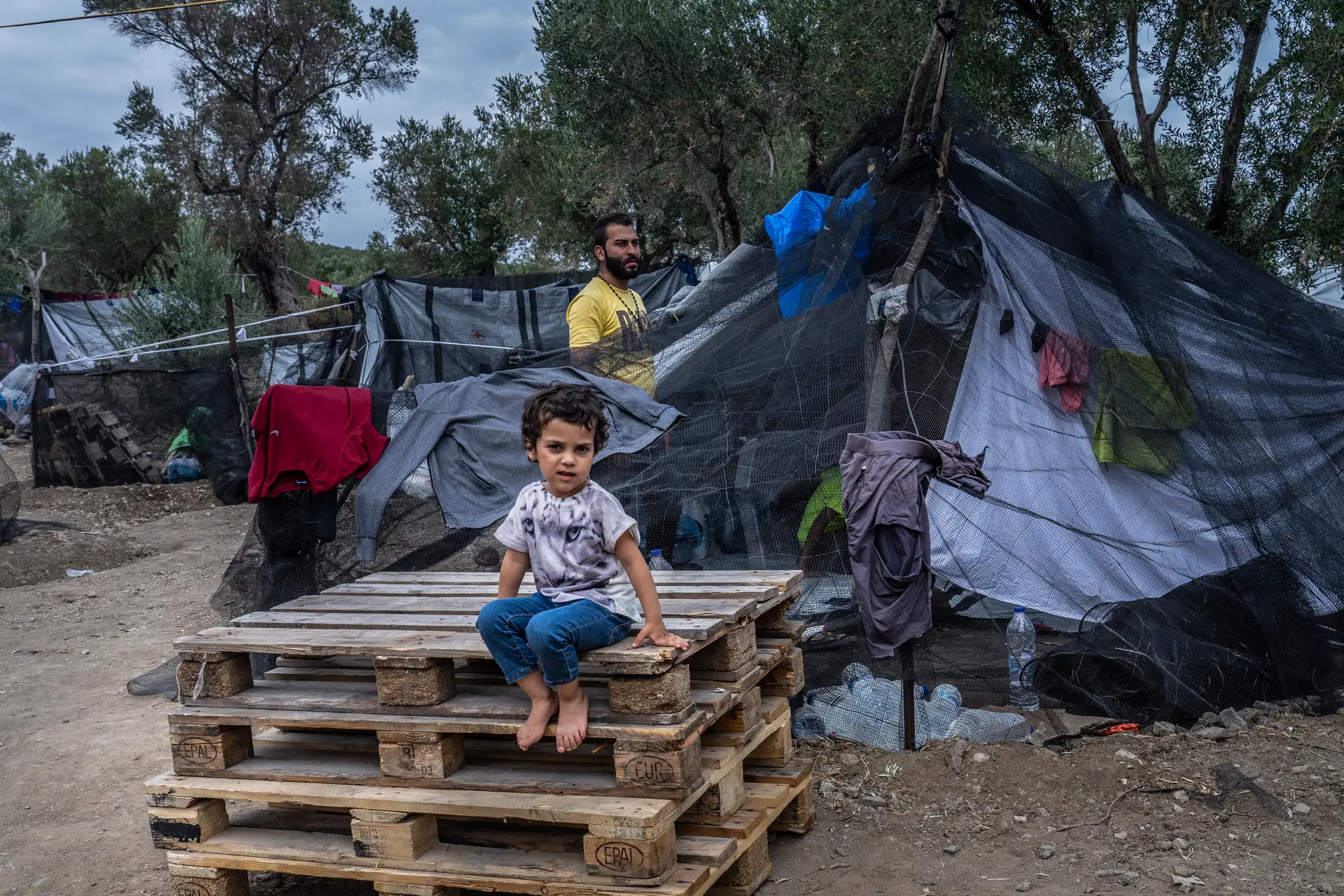 Olive Grove, um campo de oliveiras à volta do centro de registo de Moria onde nasceu um acampamento devido à falta de espaço