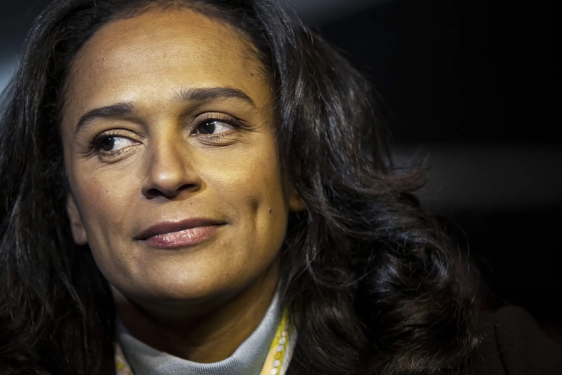 O esboroar do poder de Isabel dos Santos em Portugal