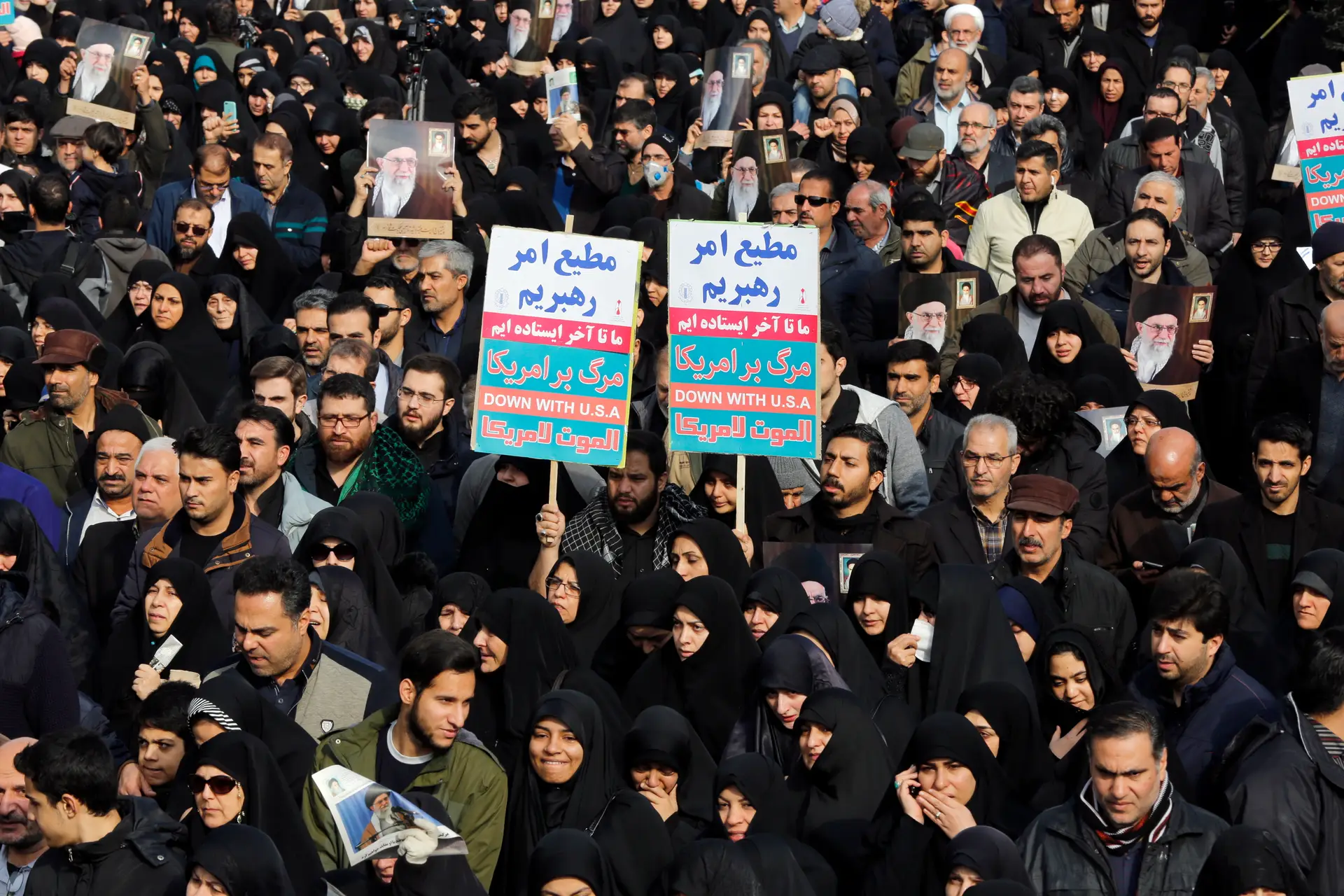 Os EUA são o país visado nos protestos em Teerão