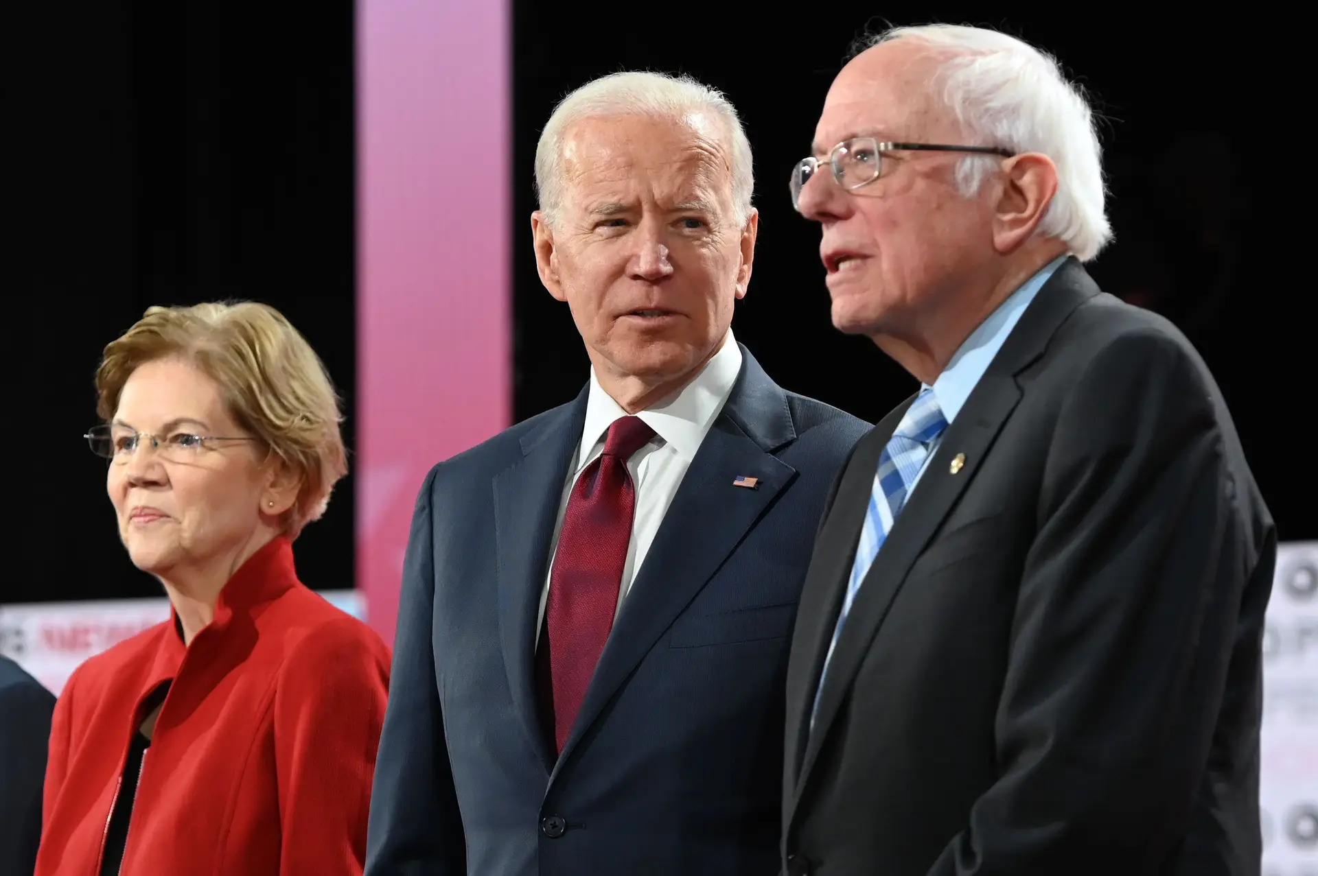 Elizabeth Warren, Joe Biden e Bernie Sanders, os candidatos democratas mais bem posicionados para ganhar as primárias