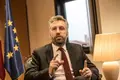 Pedro Nuno Santos: “Já é possível ver em Guifões carruagens e locomotivas recuperadas” | Filha de bombeira morta no Caramulo recebe dez euros por mês de compensação | Frans Timmermans: “Portugal é quase imune ao racismo e a xenofobia”