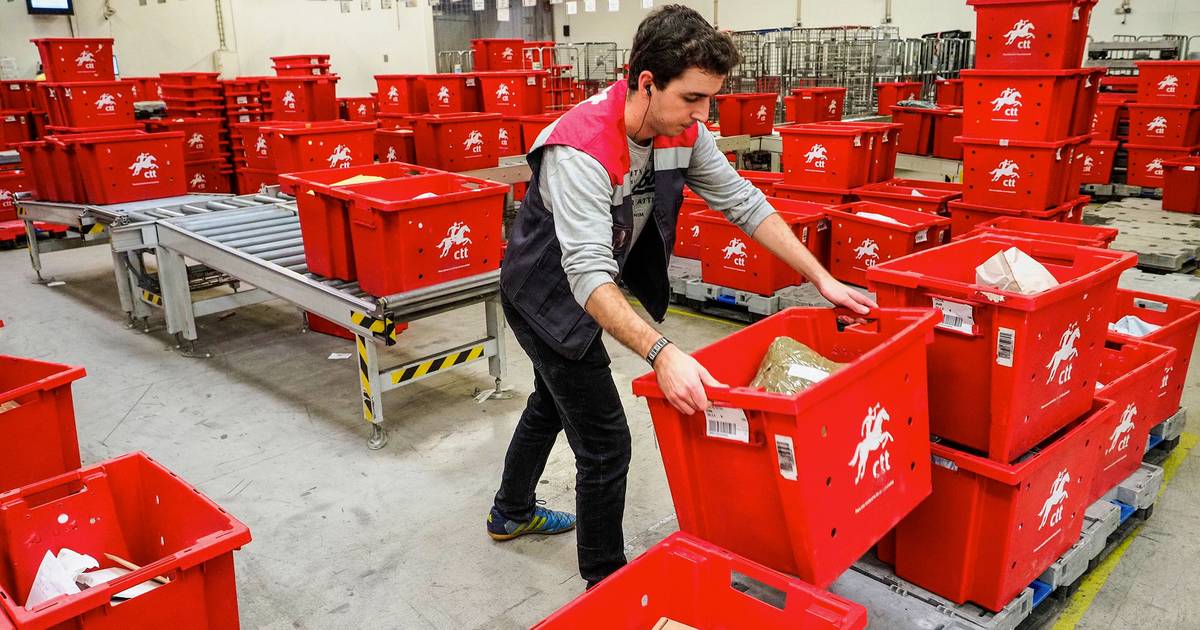 Europa cancela envio de encomendas de baixo custo para os Estados Unidos. CTT ainda pondera que decisão vai tomar