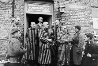 Doentes no Krankenbau, o bloco 28 de Auschwitz I