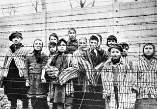 Crianças prisioneiras em Auschwitz