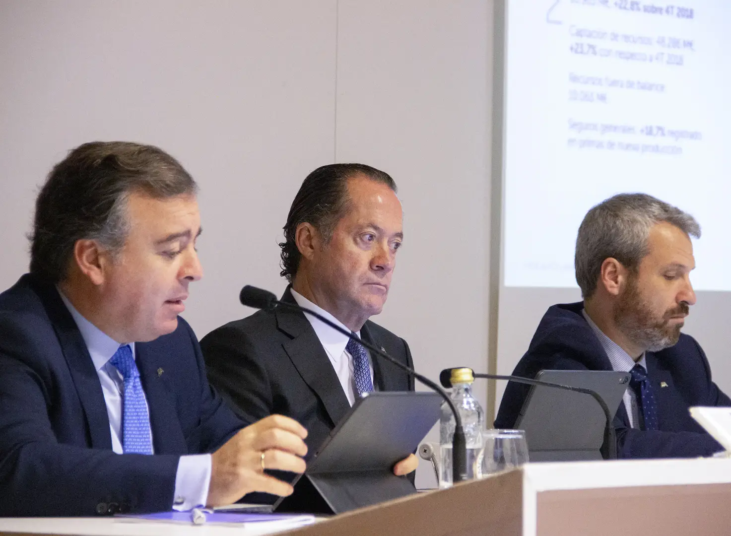 Cúpula do Abanca: Francisco Botas, CEO, Juan Carlos Escotet, presidente não executivo, e Alberto de Francisco, CFO