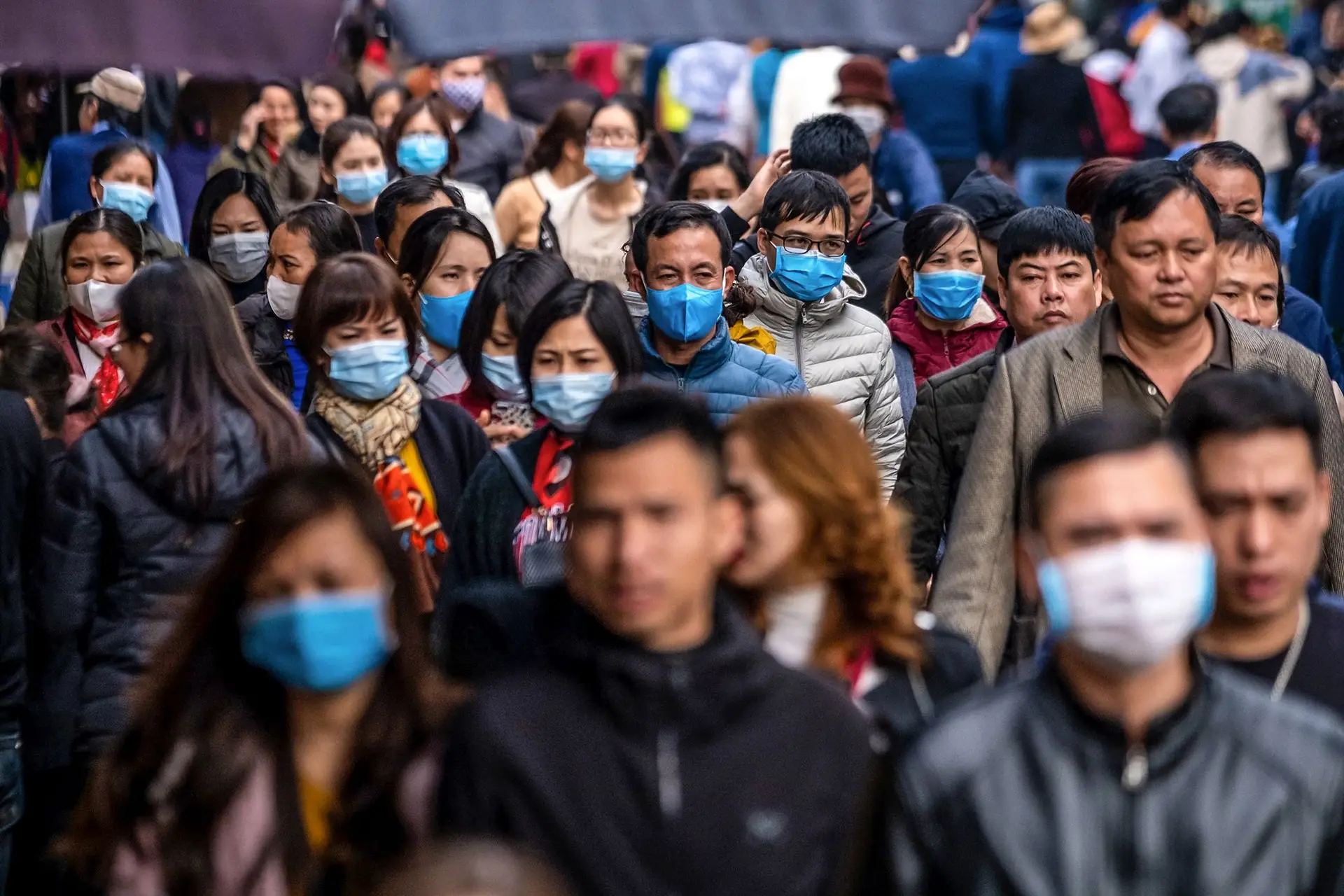O surto de coronavírus já tirou a vida a quase 500 pessoas e infetou mais de 24 mil na China