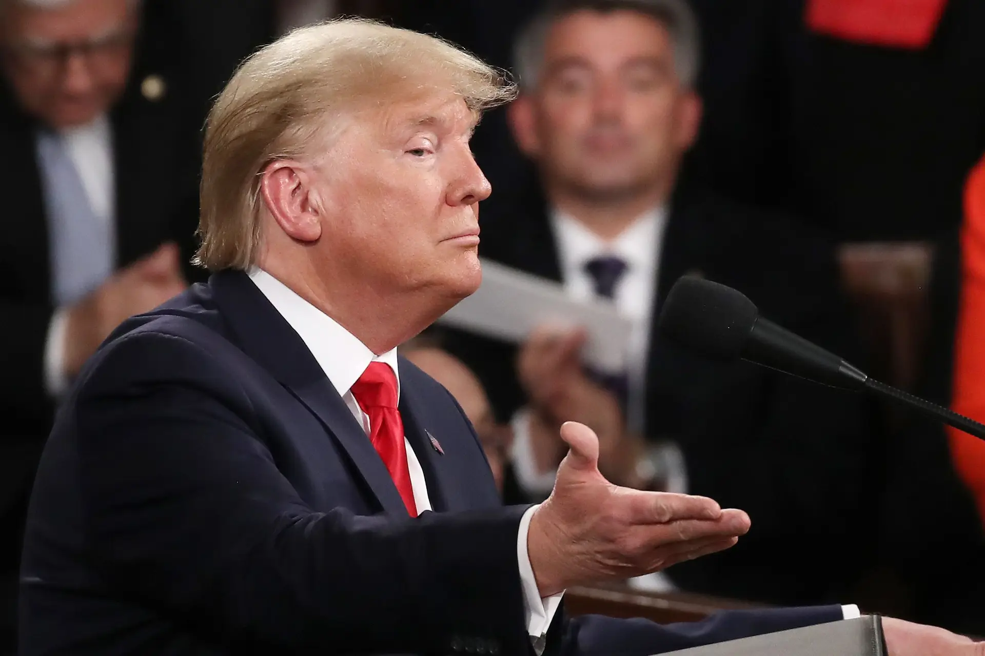 Trump manda suspender negociações com os democratas para plano anticovid: diz que “a economia está muito bem”, Wall Street caiu logo 2%