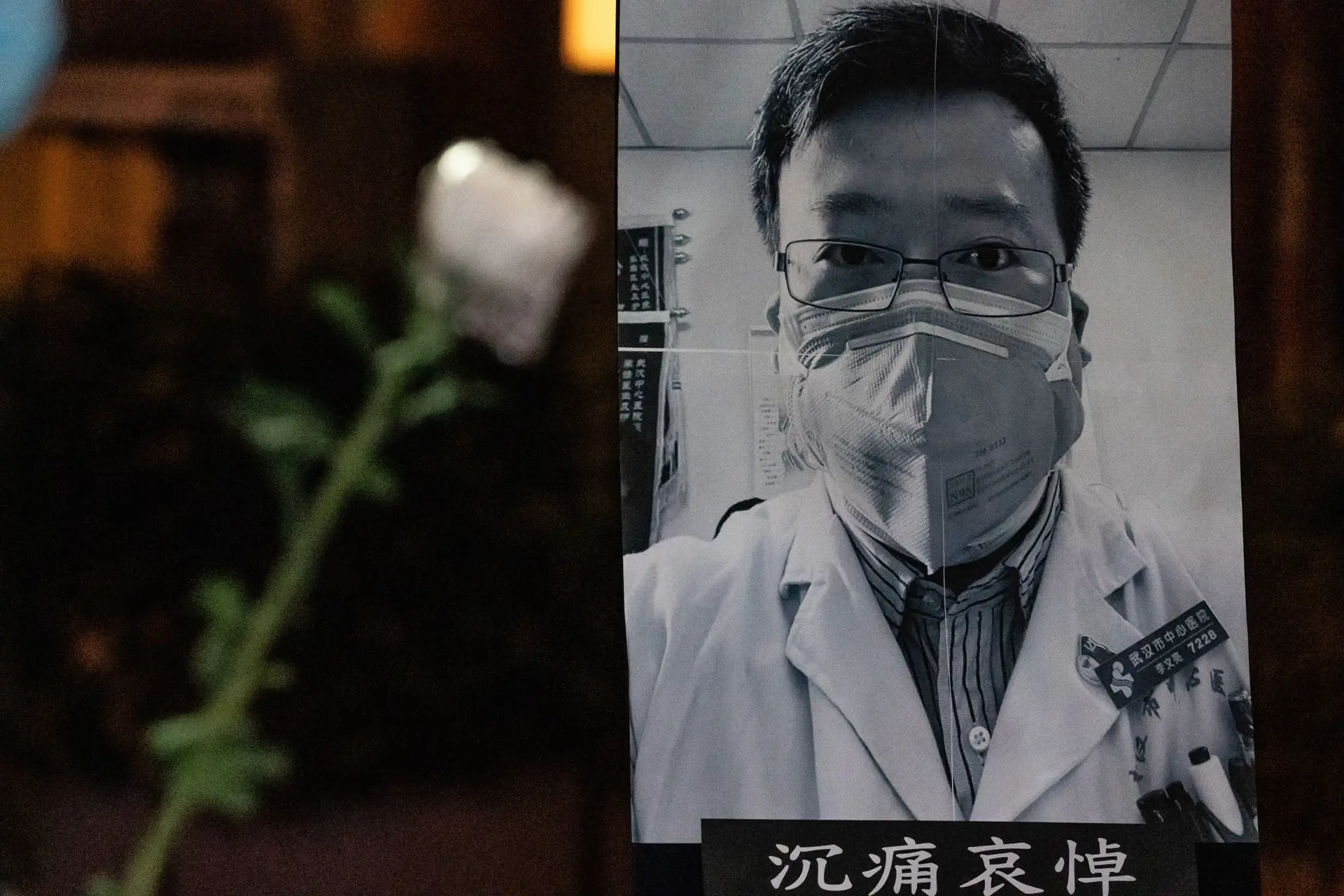 China. Médico e jornalista que alertaram para epidemia do coronavírus estão incontactáveis