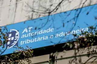 Serviços públicos só por via eletrónica ou pré-marcação