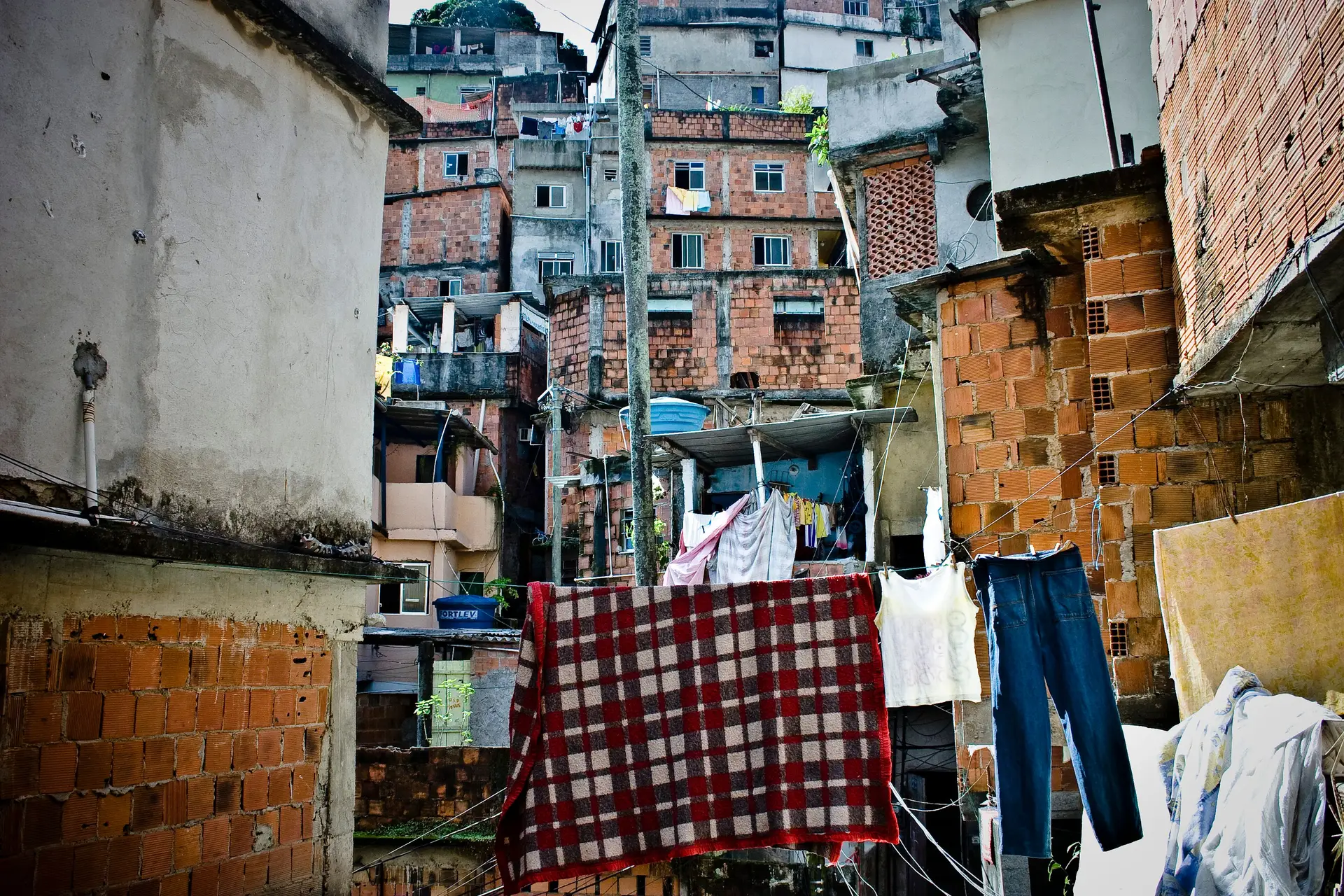 Covid-19. Rio de Janeiro em quarentena. Apenas supermercados e farmácias ficam de portas abertas