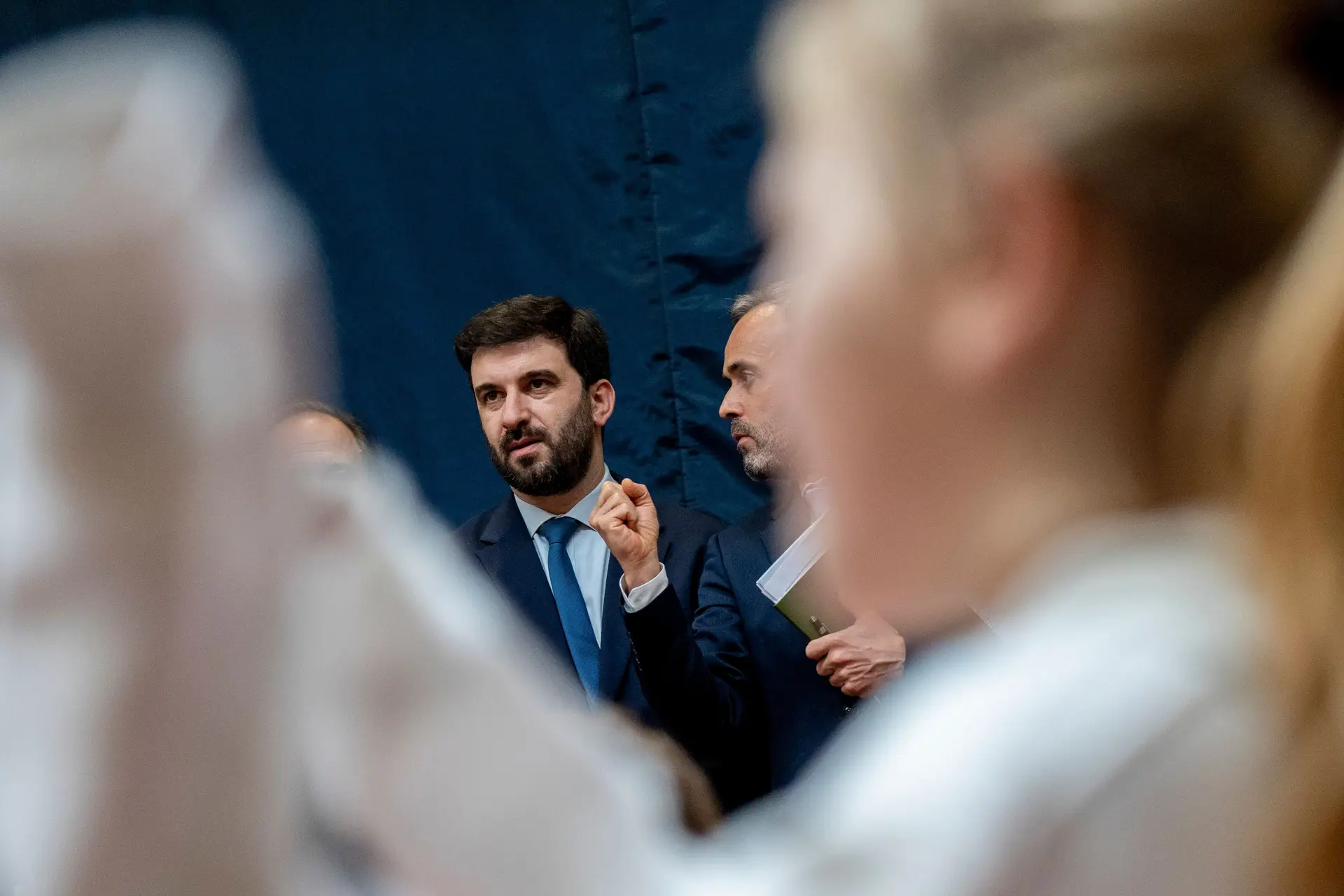 O Ministro da Educação, Tiago Brandão Rodrigues, já tinha anunciado 125 milhões para a contratação de professores e funcionários e o início do ano letivo entre dias 14 e 17 de setembro.