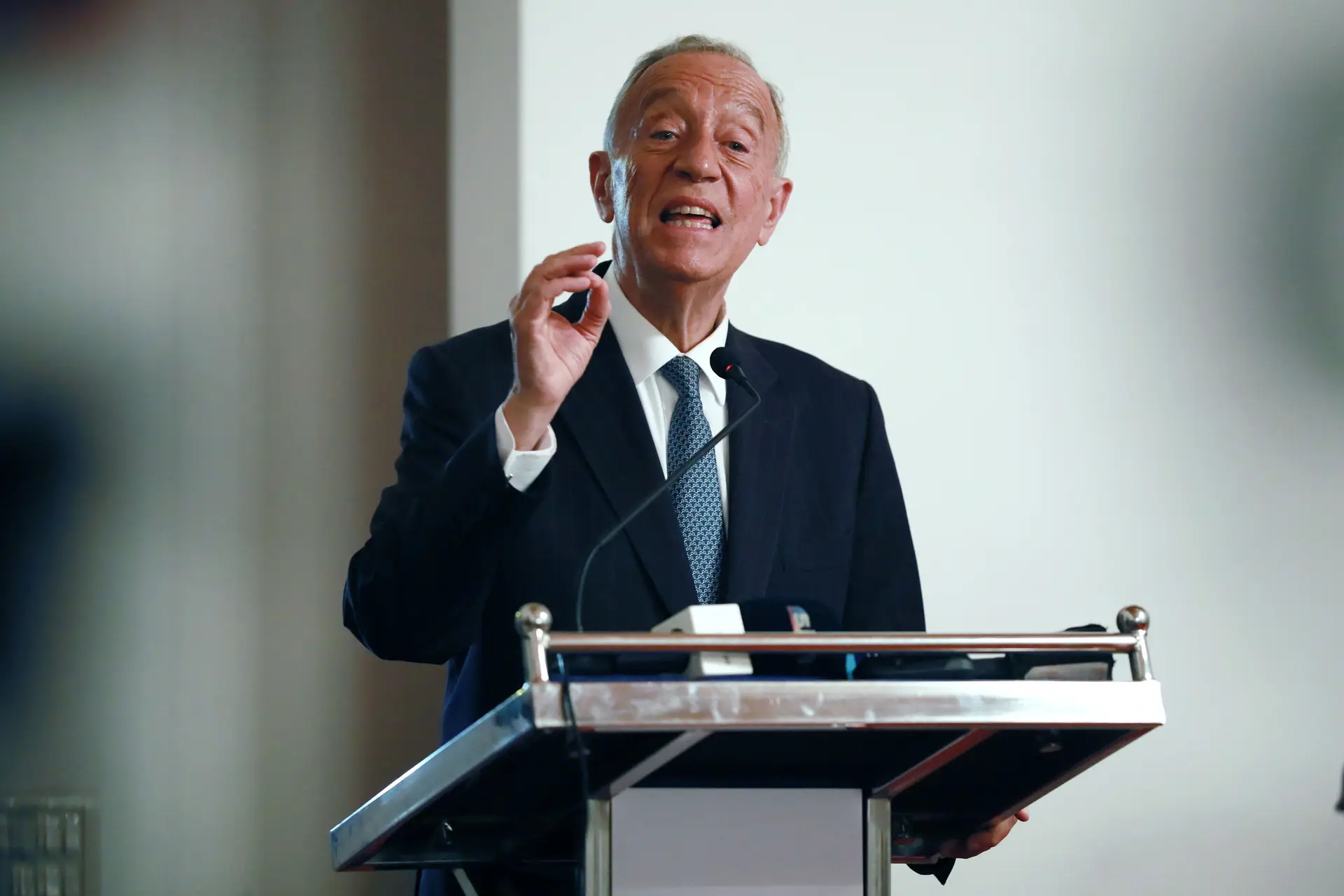 Marcelo apoia Governo mas admite "tomar a iniciativa" se medidas "reforçadas" forem "imprescindíveis"