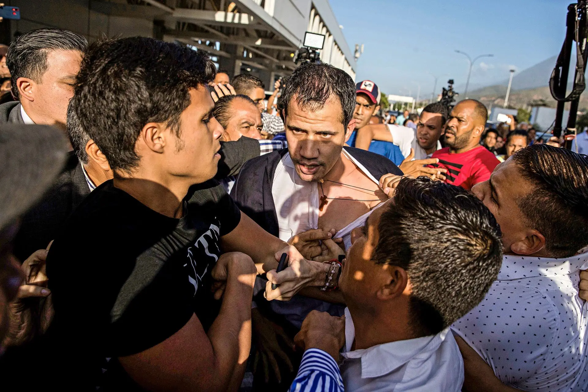 O líder da oposição venezuelana Juan Guaidó à chegada a Caracas num voo da TAP de Lisboa