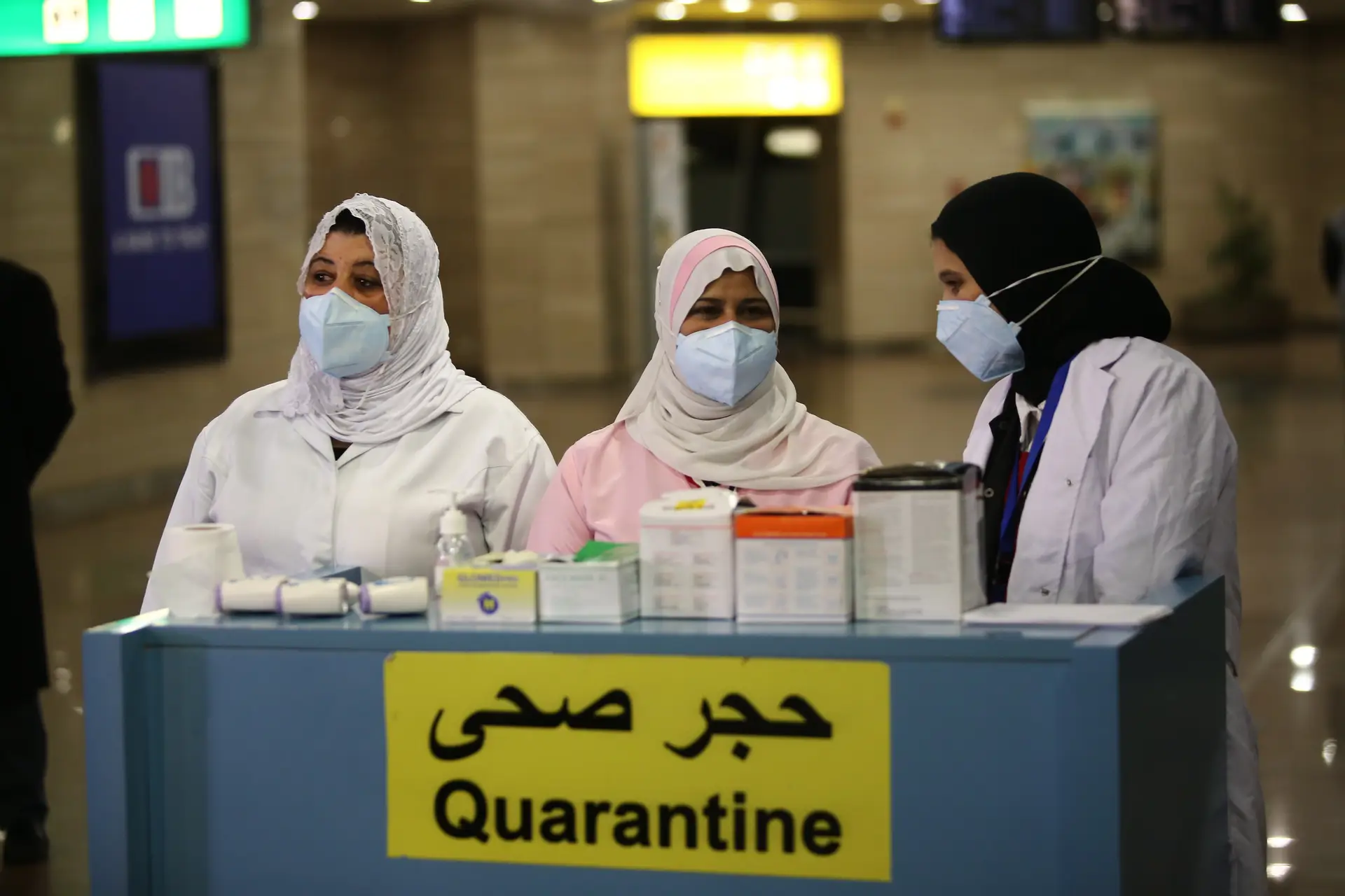 O aeroporto internacional do Cairo, capital do Egito, tem segurança reforçada, após a deteção de um caso de coronavírus no país