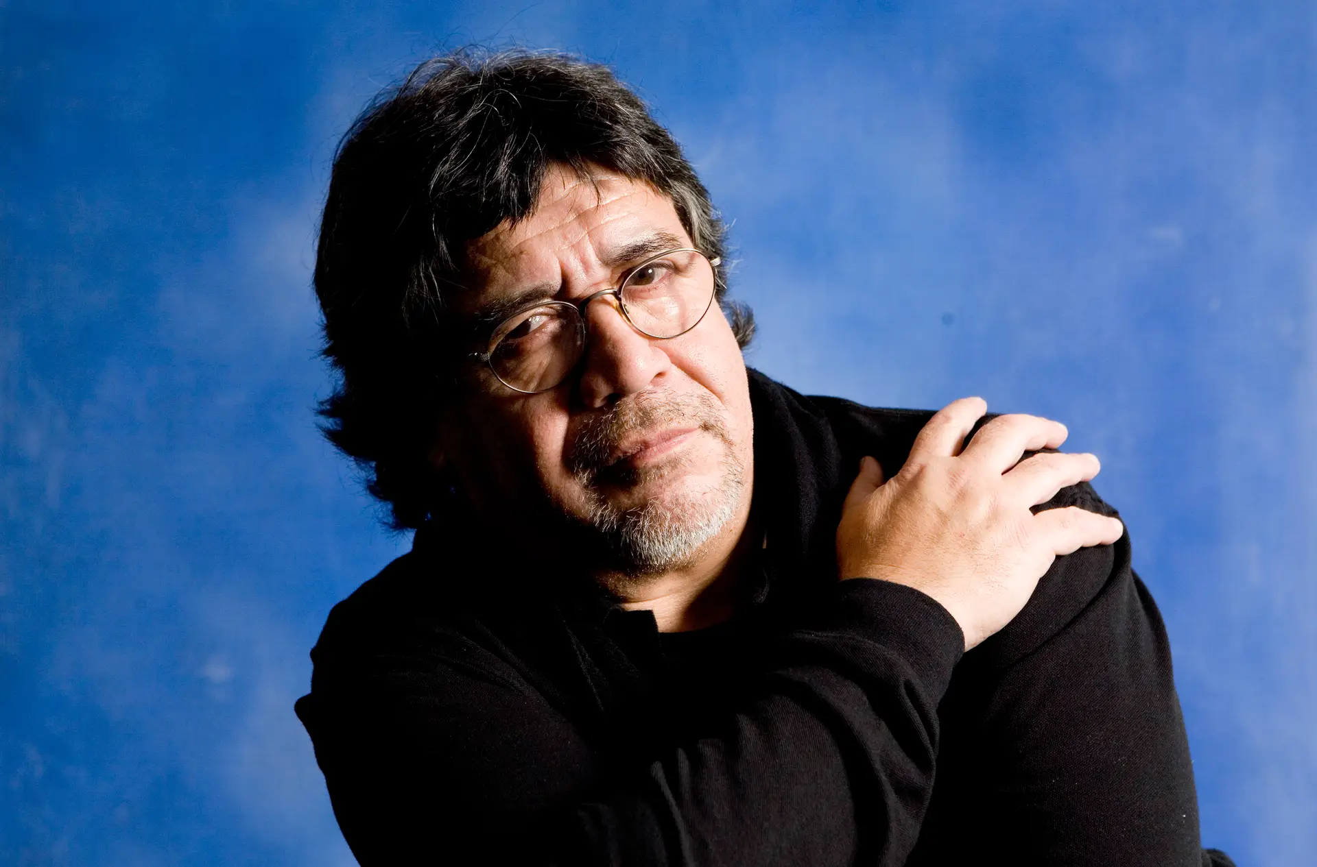 O escritor Luis Sepúlveda morreu a 16 de abril de 2020, aos 70 anos, vítima da covid-19