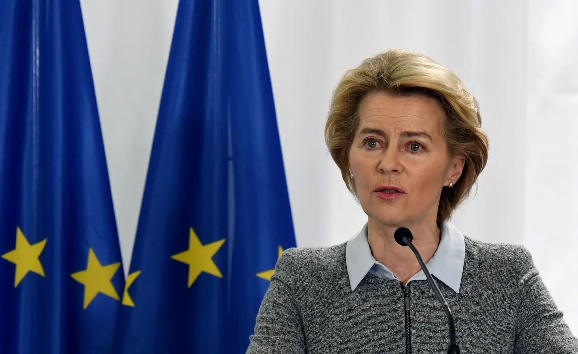 Bruxelas propõe limitação de entradas na UE e "vias rápidas" para transporte de bens essenciais