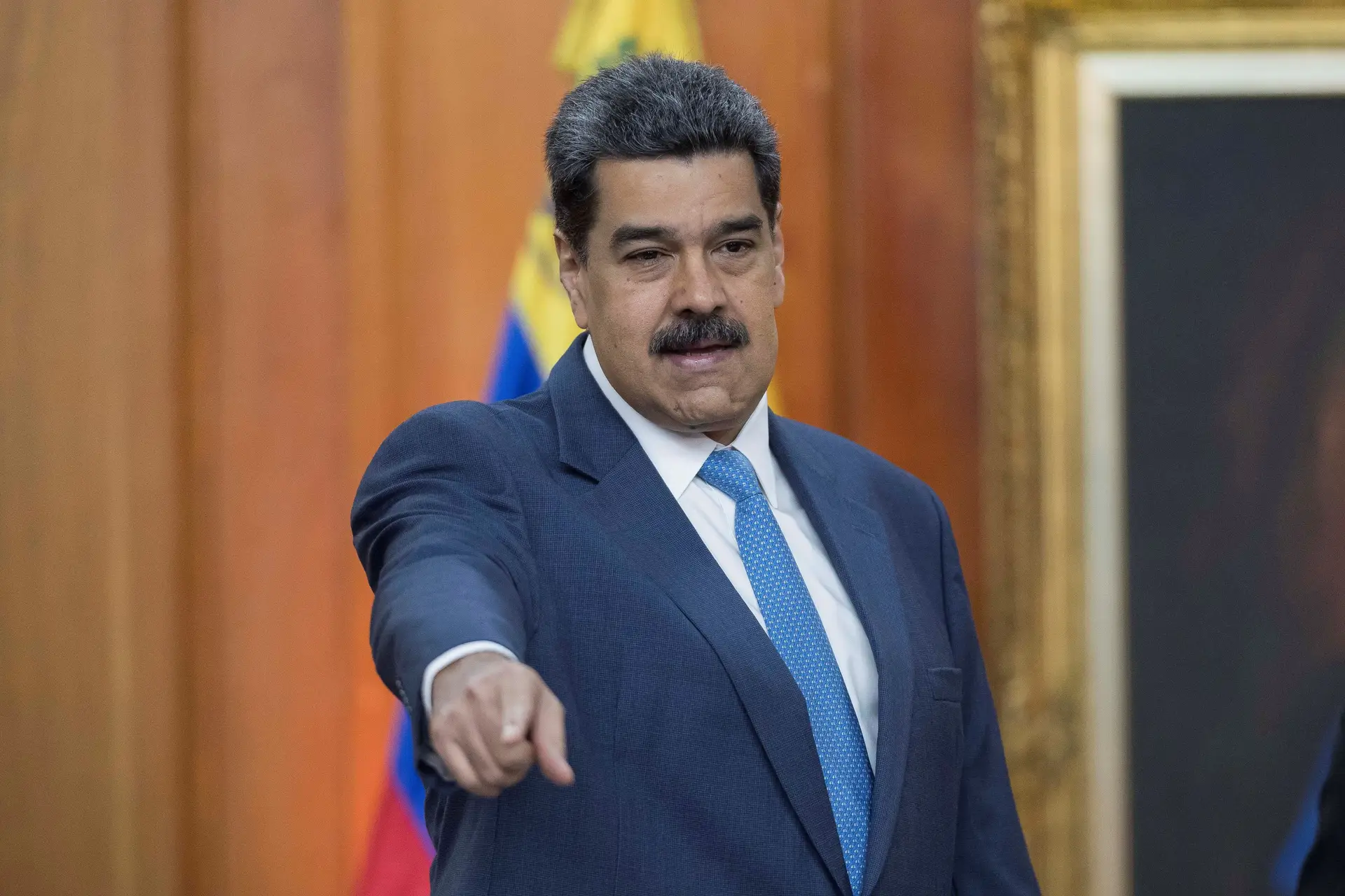 Covid-19: Maduro proíbe despedimentos e suspende pagamento de rendas na Venezuela