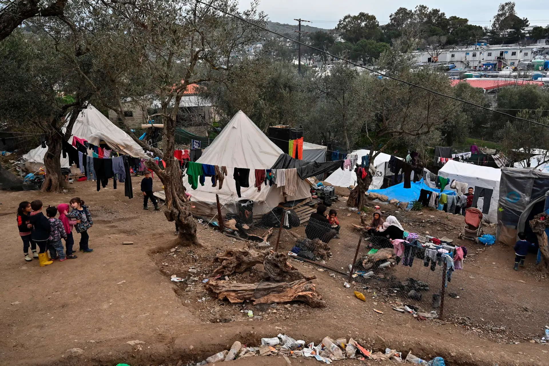 Crise de refugiados e migrantes: Portugal vai acolher menores que estejam desacompanhados nas ilhas gregas