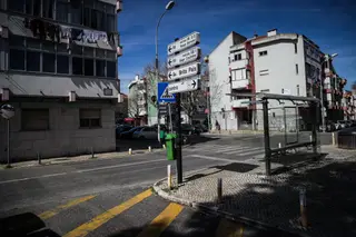 Covid-19. Vai ficar com o seu filho em casa? Este site tem os formulários e tira dúvidas