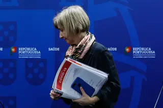 Mais 515 casos em Portugal, a menor taxa de contágio desde o início da pandemia