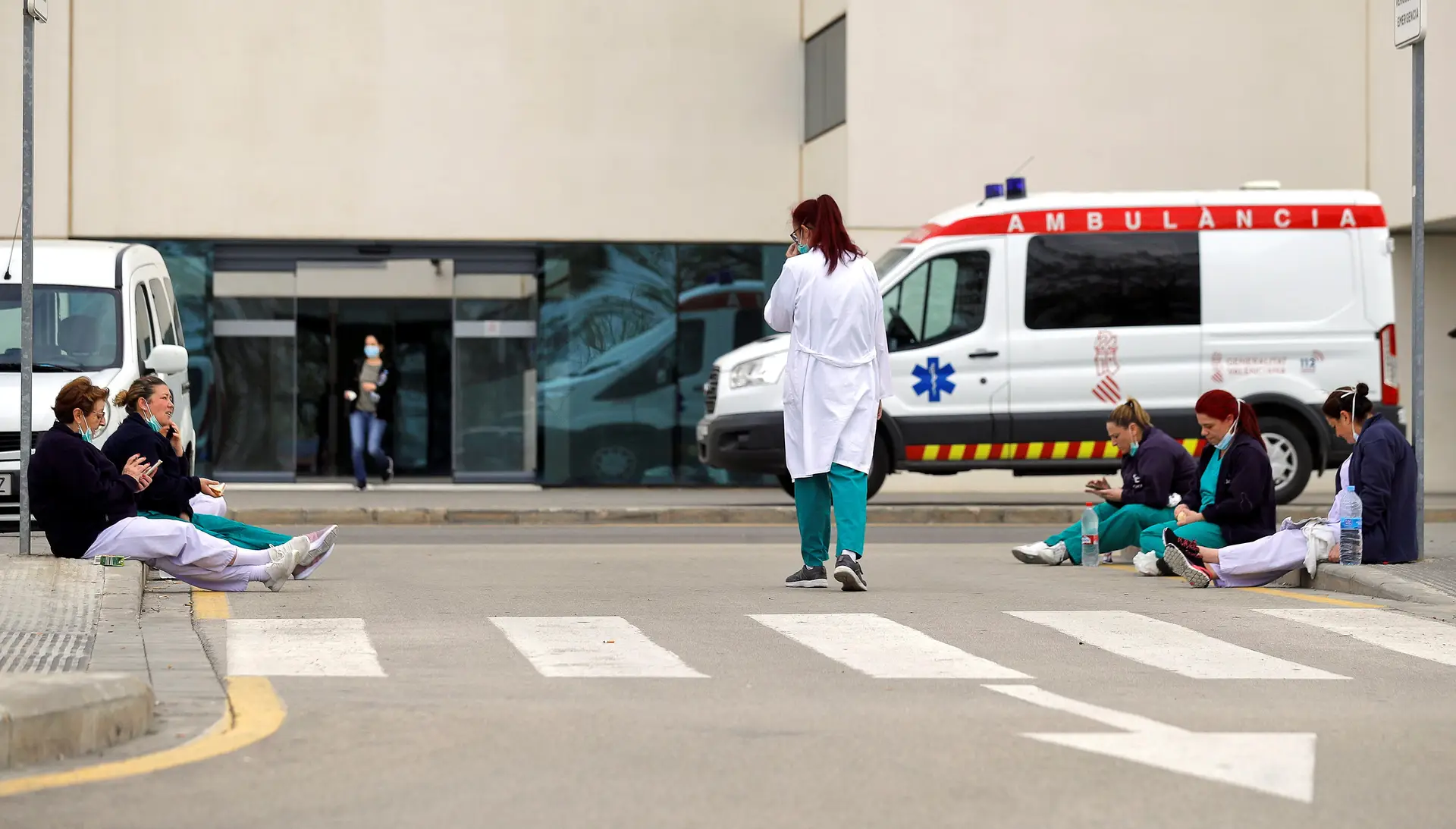 Covid-19. Espanha compra à China 450 milhões de euros em equipamentos médicos
