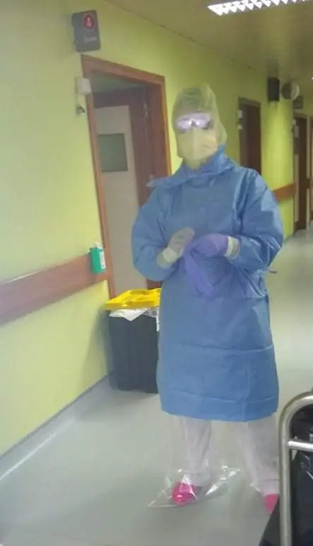 Esta imagem mostra um profissional de saúde do Centro Hospitalar do Médio Ave
