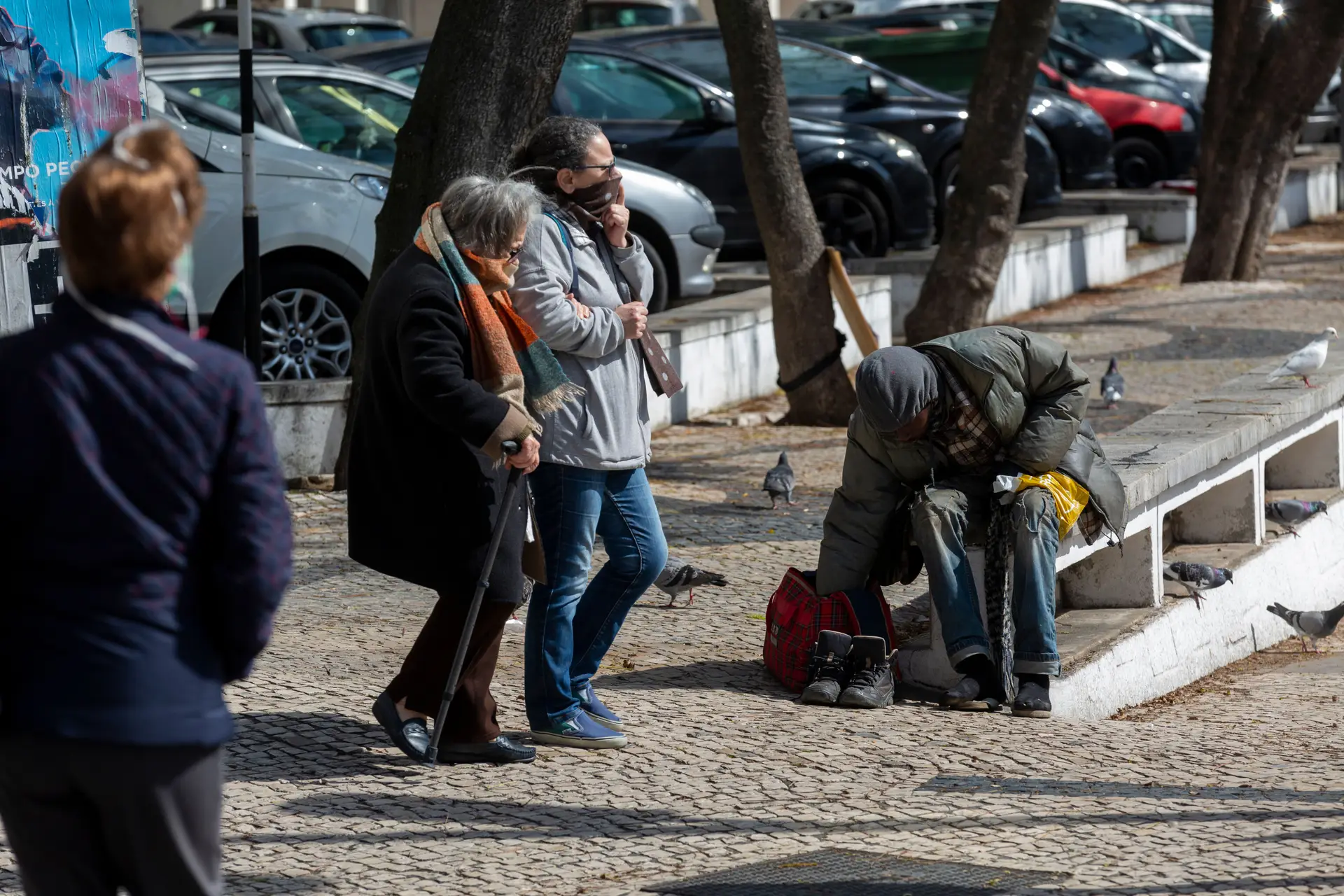 A taxa de letalidade da covid-19 em Portugal confirma tendência mundial: é maior nos mais velhos e nos homens