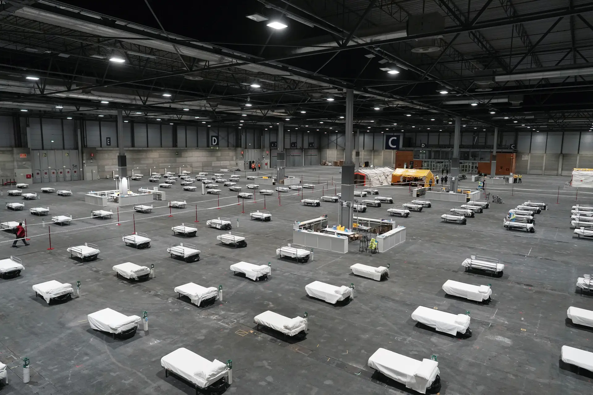 ESPANHA. O Centro de Feiras e Congressos de Madrid (IFEMA) está transformado num grande hospital de campanha para doentes com covid-19