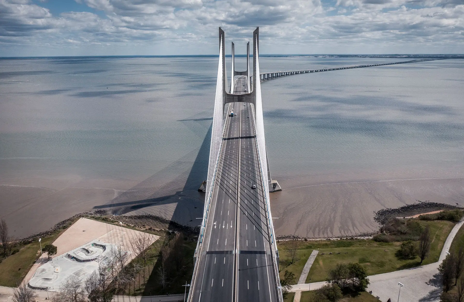 Detetadas 273 infrações por radar de velocidade num mês na Ponte Vasco da Gama