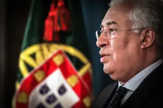 Covid-19. Costa quer plano para reabrir comércio. Marcelo espera fim da emergência em maio