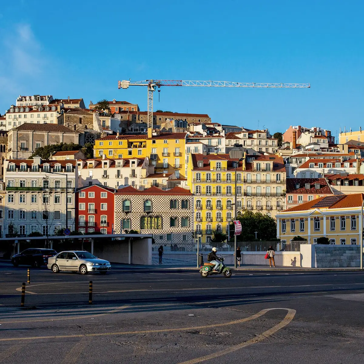 França expulsa estudantes por não respeitarem homenagem ao