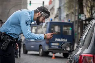 Covid-19. 99 pessoas detidas desde a renovação do estado de emergência