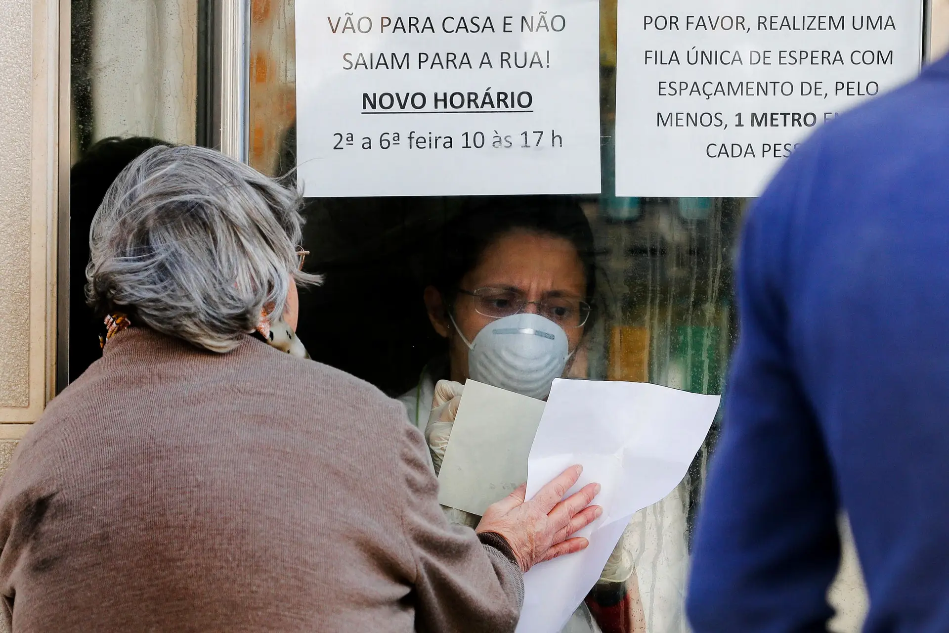 Paragem das farmácias. Infarmed ameaça com sanções, sector responde que “nenhum doente ficará sem medicamentos”