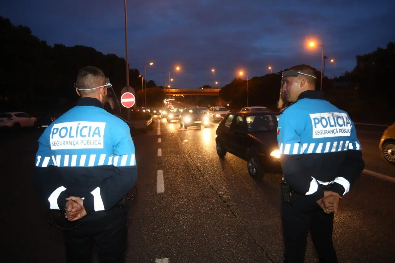 Covid-19. Operações policiais bloqueiam trânsito “um pouco por todo o país” [com fotogaleria]