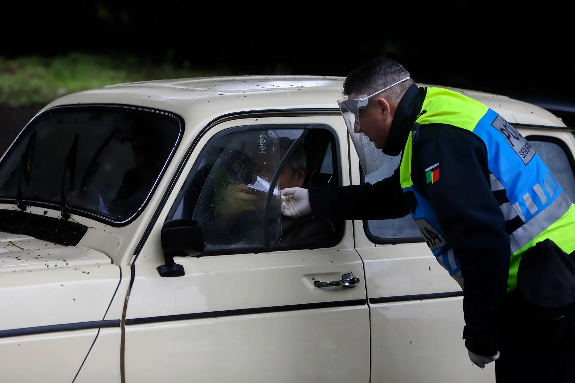 Covid-19. Detidas 87 pessoas durante a operação "Páscoa em casa", 15 estavam infetadas