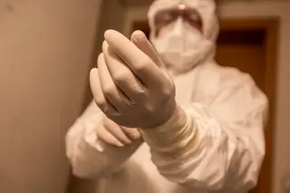 Covid-19: Fotorreportagem com o INEM, da Sala de Situação Nacional à identificação de casos suspeitos