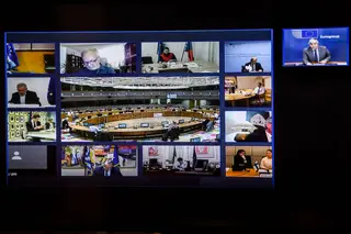 Por dentro do Eurogrupo: os 500 mil milhões, as cedências e a batalha dos coronabonds