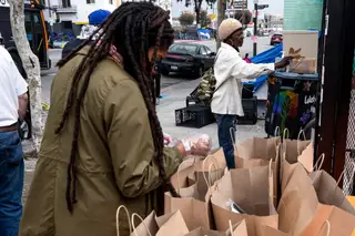 Em Detroit há doentes a morrer no corredor do hospital. A covid-19 tornou-se a doença das desigualdades