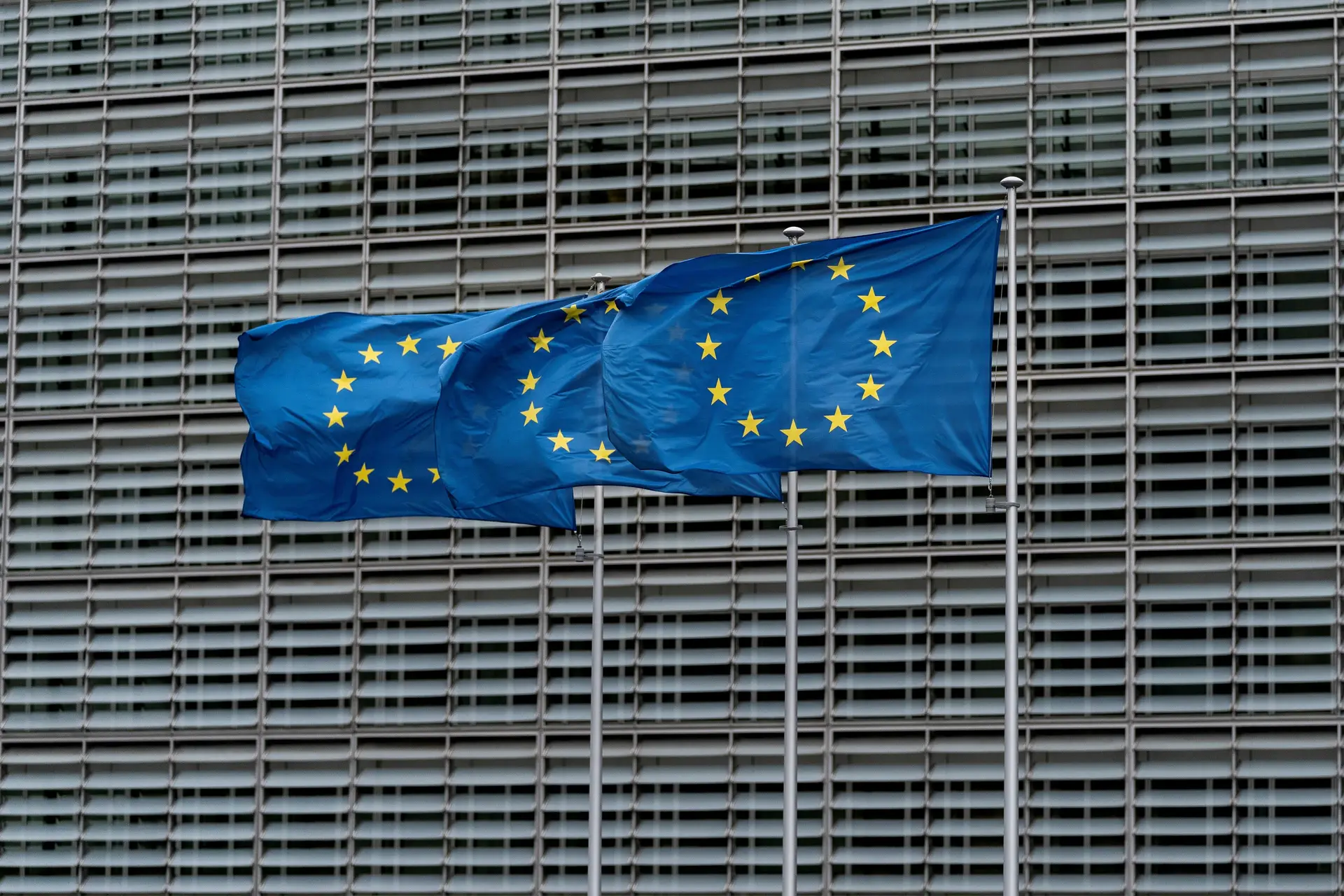 Eurogrupo chega a acordo e Espanha prolonga estado de emergência: Covid-19, o ponto de situação no mundo