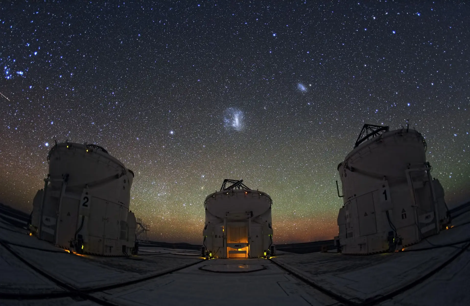Einstein 1-0 Newton. 30 anos depois, sabe-se como dançam as estrelas em volta de um buraco negro